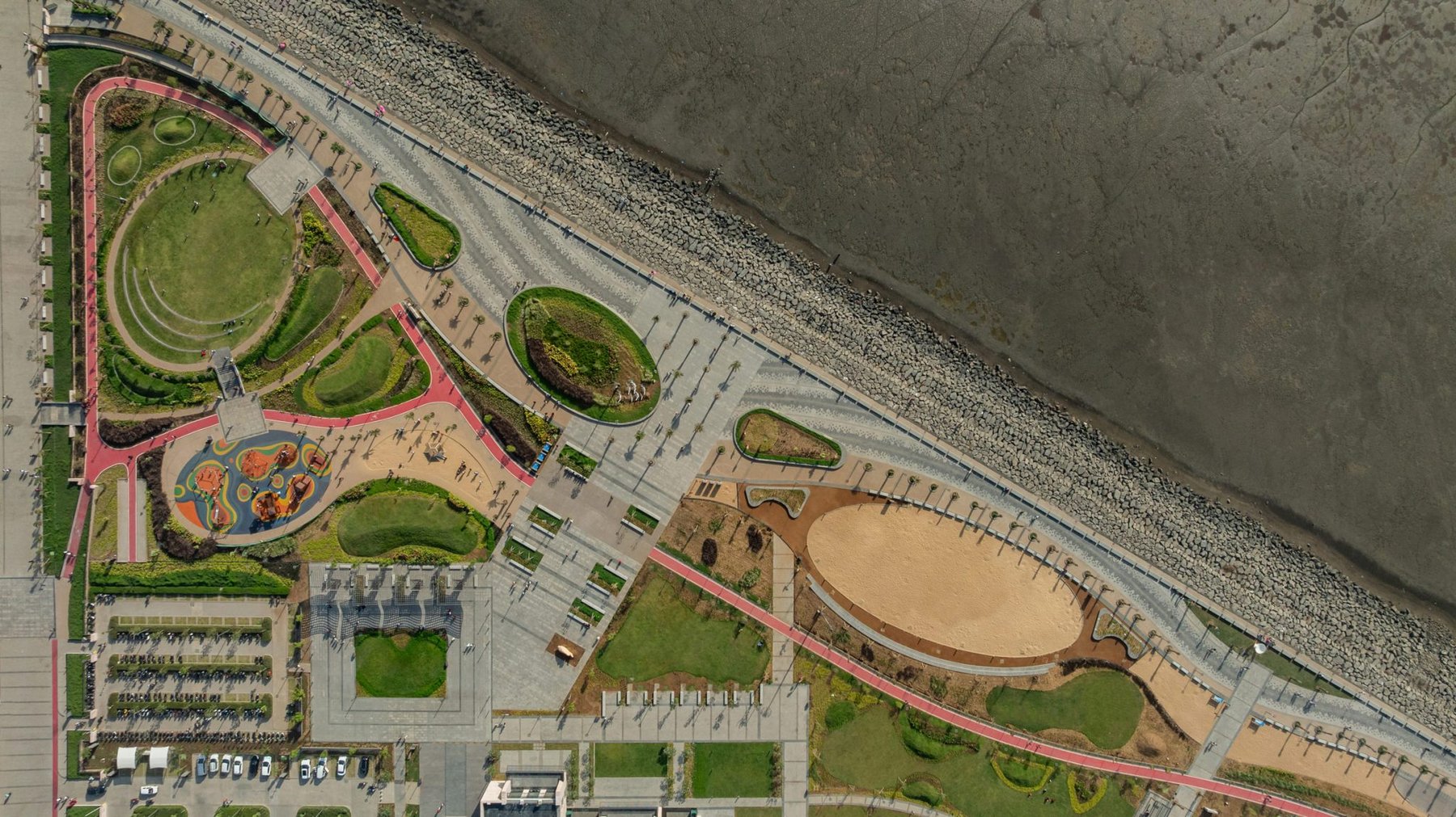 Promenade and Play Zone